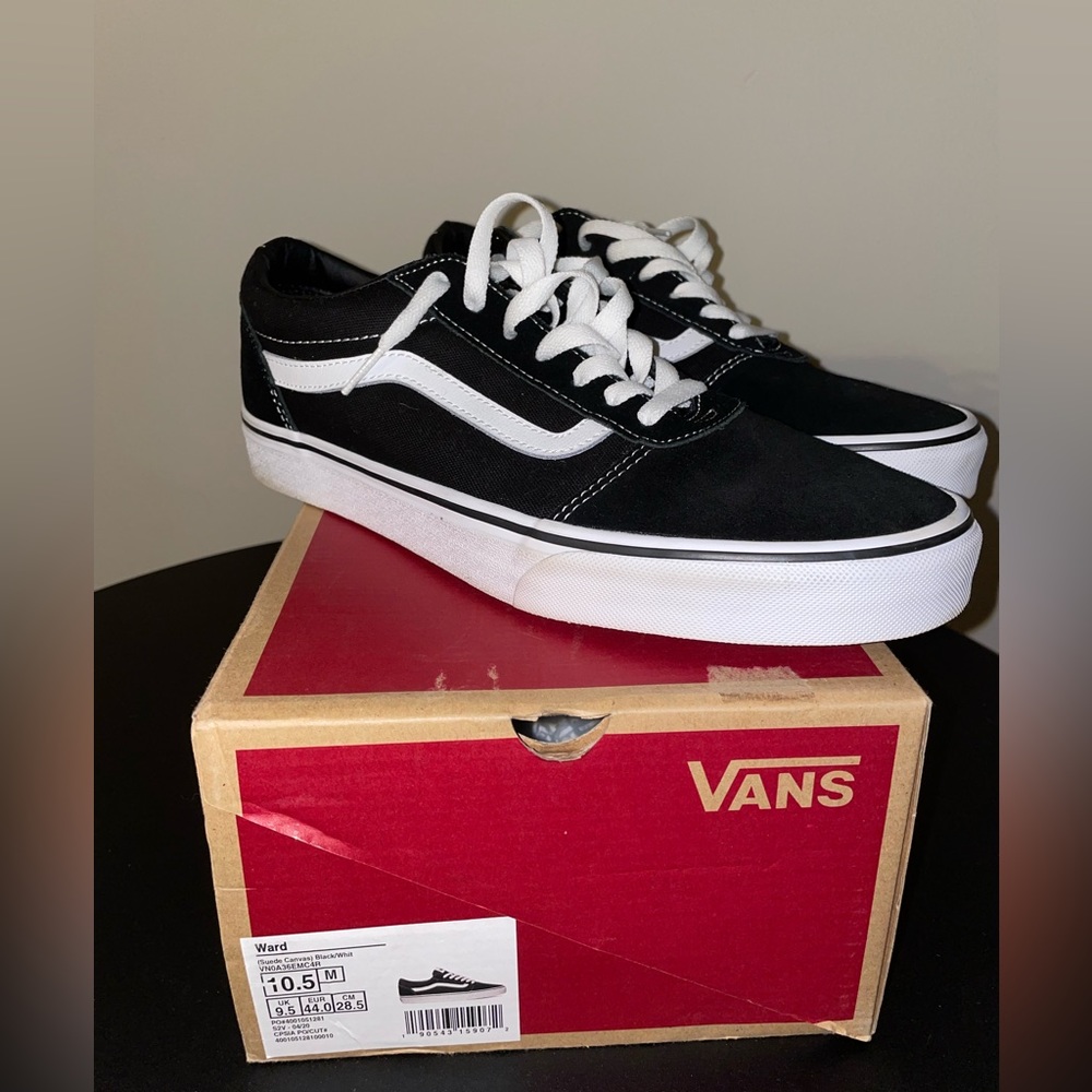 Mens suede black and white vans size 10.5
